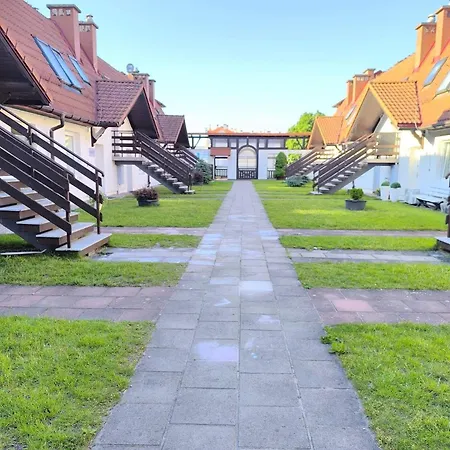 Jeziorna Przystan Plaza 200m